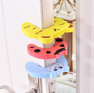 Imagen de 3 pack de topes de goma para las puertas con figuras de animalitos